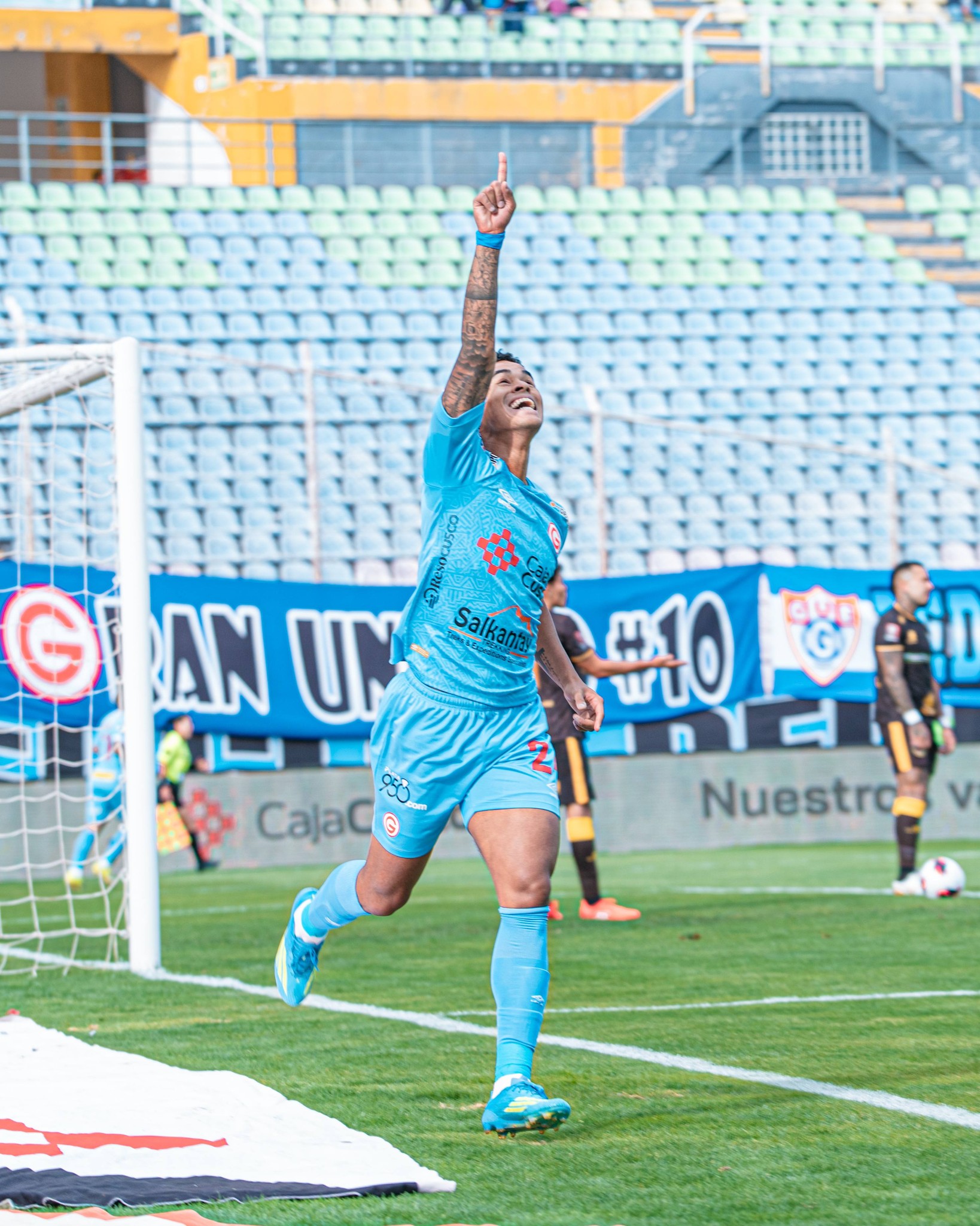 Deportivo Garcilaso goleó 4-1 en casa a Juan Pablo II y acabó el Apertura en el grupo de avanzada