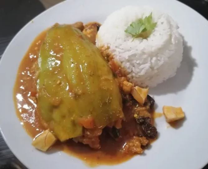 Jugosa caigua rellena de pollo