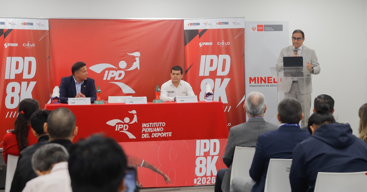 Minedu destaca el deporte como herramienta de formación integral durante presentación de la carrera 8K 2026