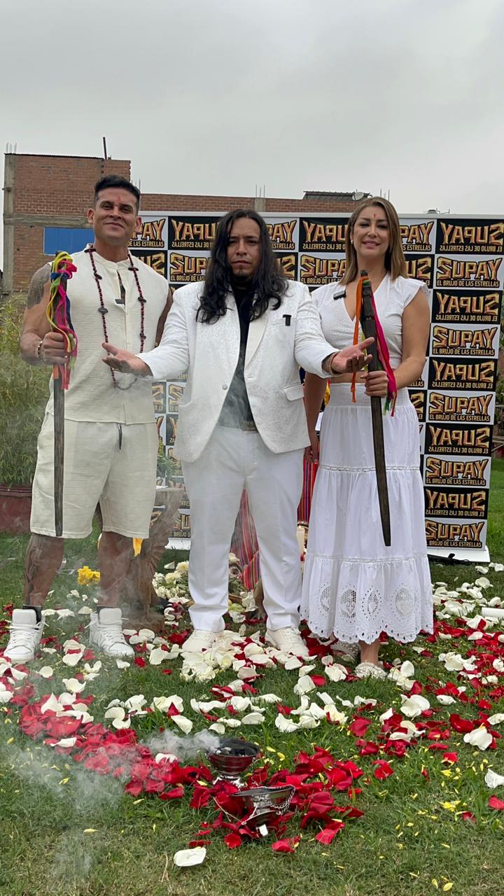 Karla Tarazona y Christian Domínguez se dan el sí en  ‘boda ancestral’ con Supay ‘El Brujo de las Estrellas»