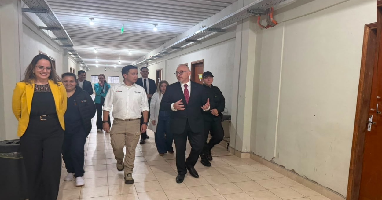 Ministro de Justicia visita penal y centros juveniles paraguayos para conocer estrategias de resocialización e infraestructura