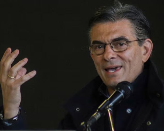 Busca acercarse a manifestantes