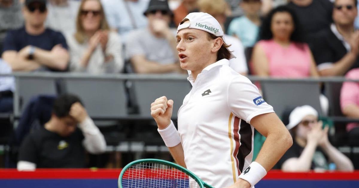 “’Nacho” Buse brilló en Mallorca y avanzó a octavos de final al vencer al griego Tsitsipas