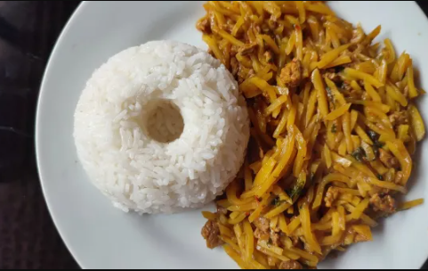 Cocina este riquísimo olluquito con carne