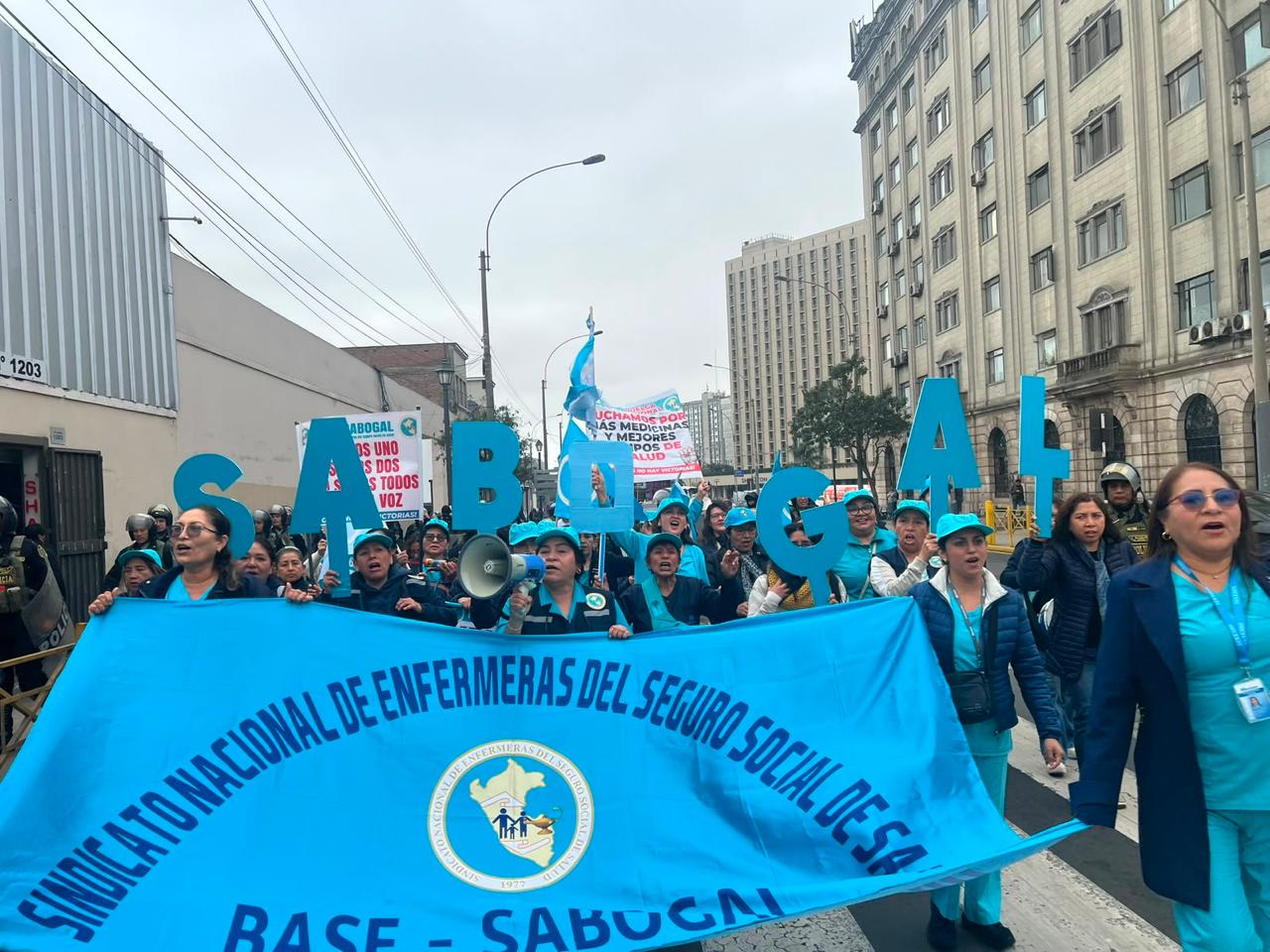 Algo huele mal en el hospital Sabogal. Enfermeras alzan su voz por abusos y designaciones arbitrarias
