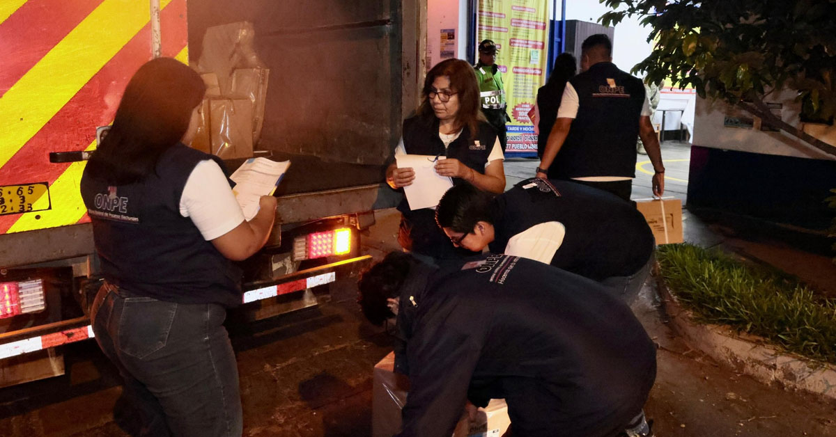 Segunda vuelta: ONPE inició entrega del material electoral a centros de votación de todo Lima y Callao