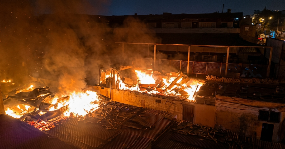 Barrios Altos: Incendio en quinta deja 10 familias damnificadas y cuantiosas pérdidas materiales