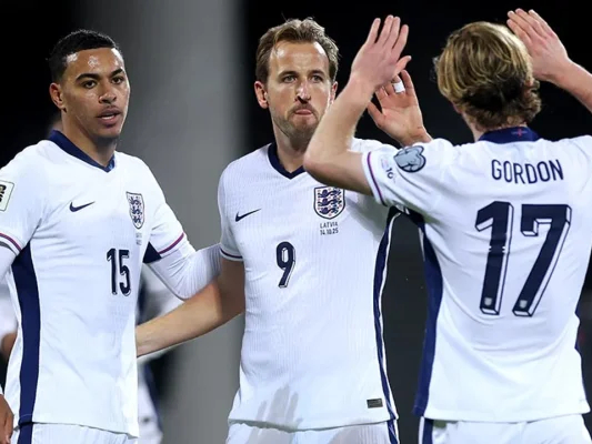 ¡LOS THREE LIONS CALIENTAN MOTORES!