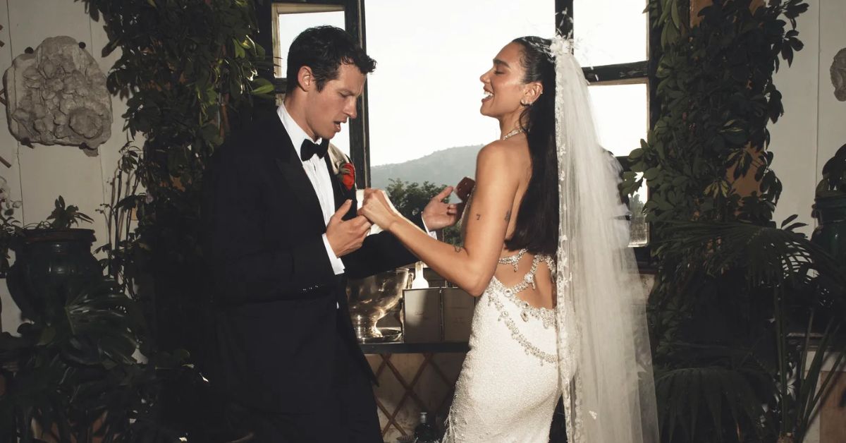 Fotos INÉDITAS de la boda de Dua Lipa: Deslumbró con vestido Chanel en su celebración de ensueño en Sicilia