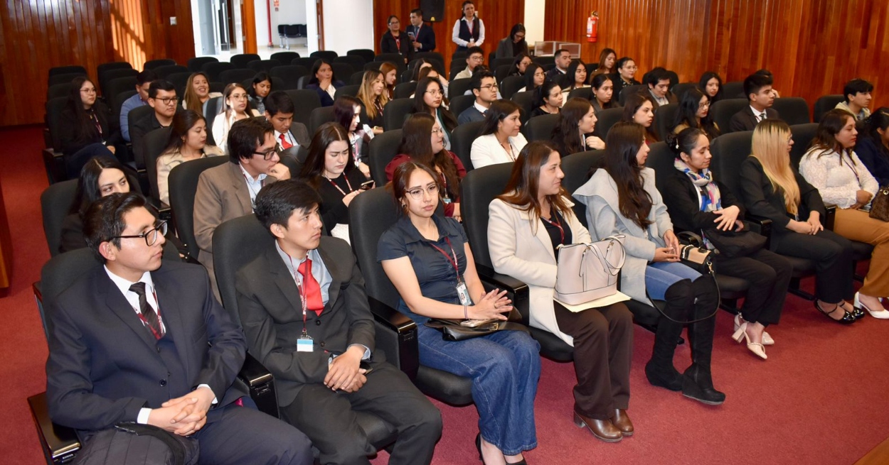 63 voluntarios culminan exitosa experiencia formativa en la Corte de Cajamarca