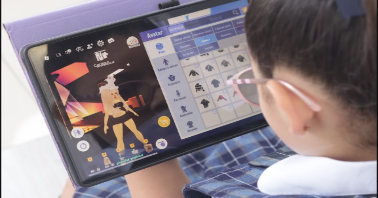 Roblox bajo la lupa: investigación documenta fallas en controles de seguridad que expone a menores a riesgos de explotación