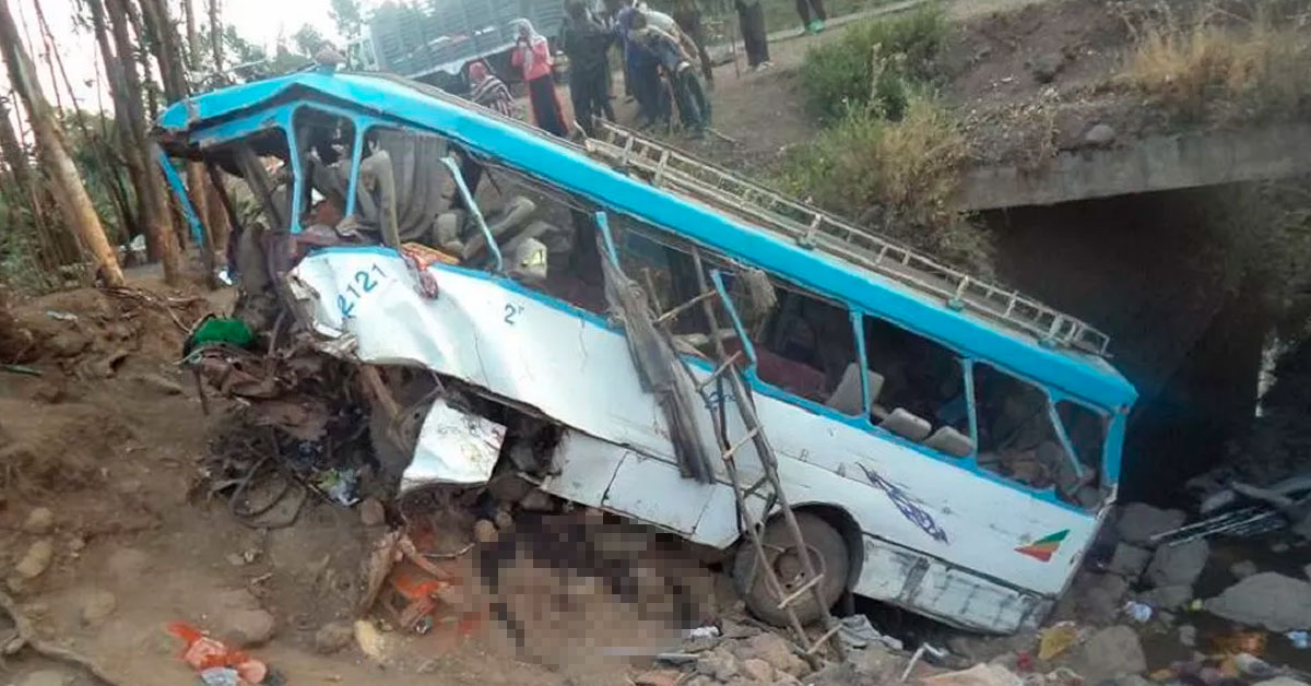 Autobús cayó por un barranco y dejó al menos 31 muertos y más de 30 heridos: Bajo investigación