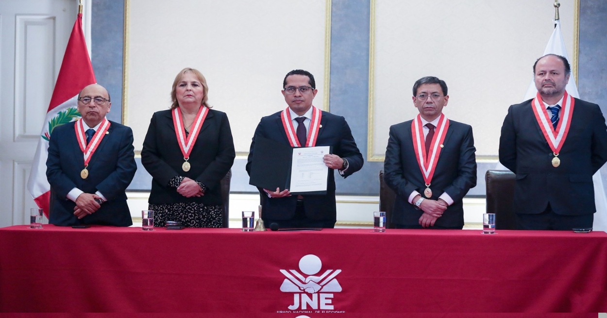 JNE proclama resultados de la elección de senadores, diputados y parlamentarios andinos