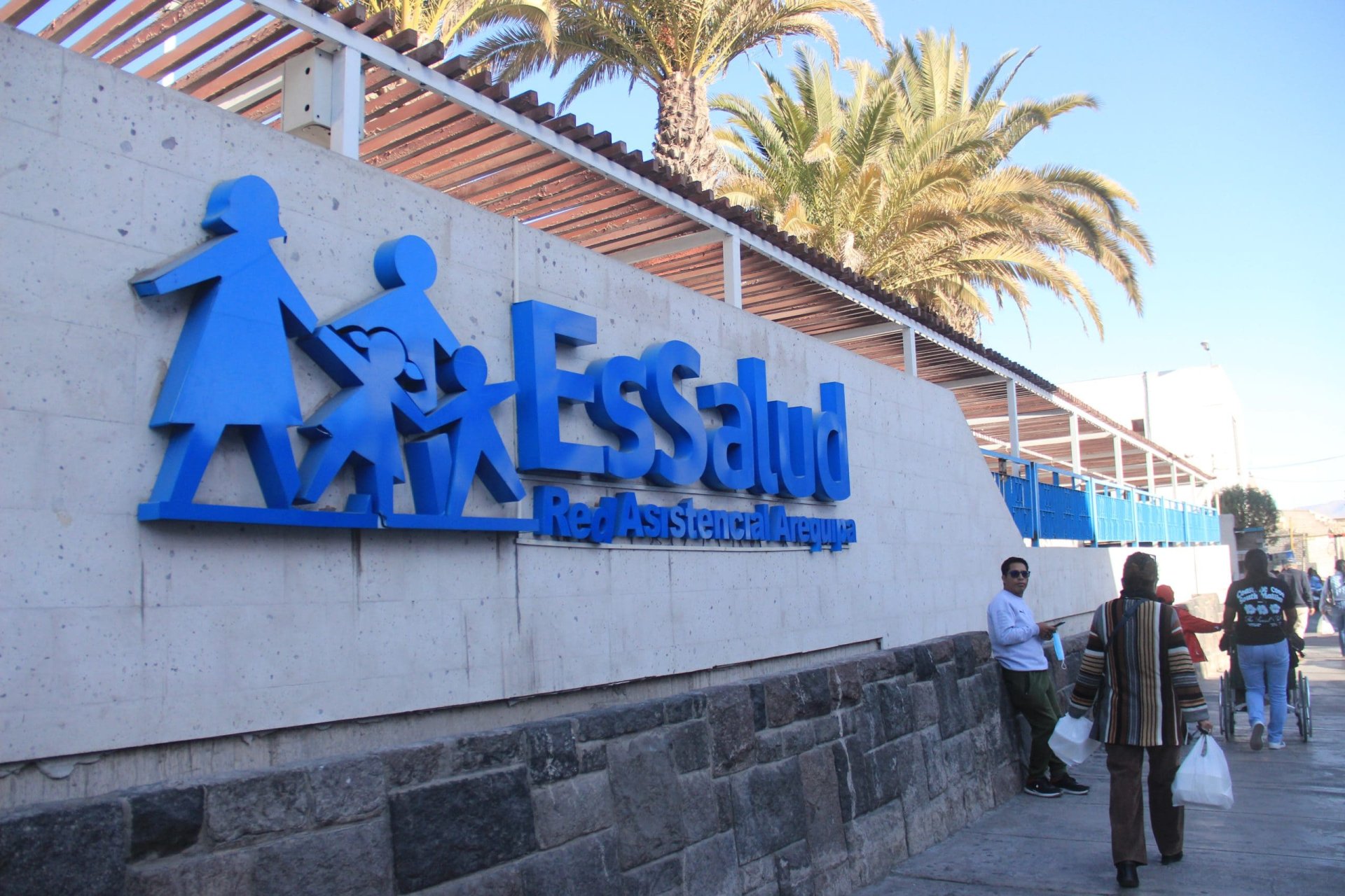 Pacientes con cáncer llevan meses sin acceso a radioterapias en EsSalud de Arequipa