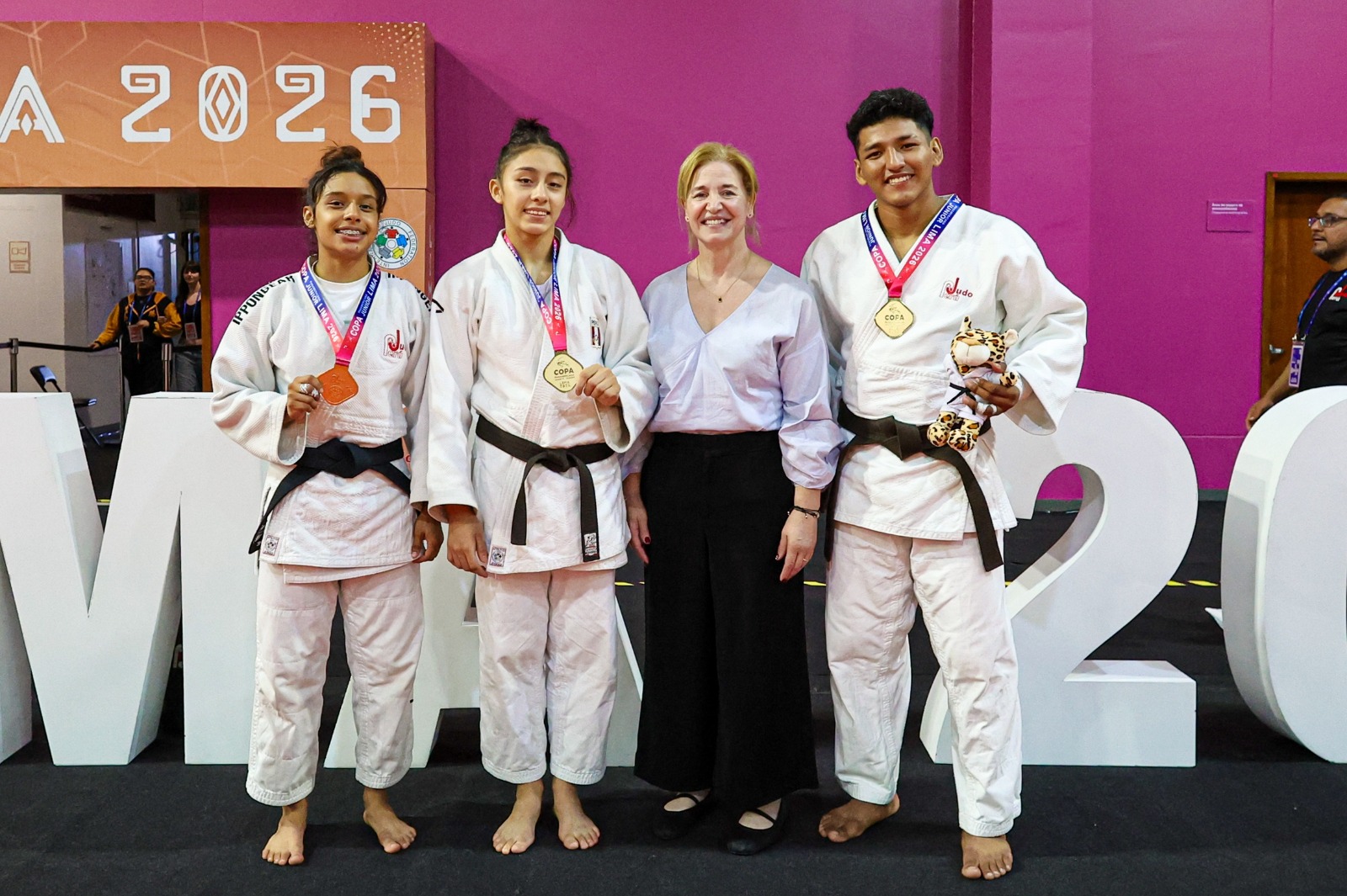 Hilary Lam, Carla León y Valentino Flores nos dan medallas de oro en el Panamericano Junior de Judo Lima 2026.