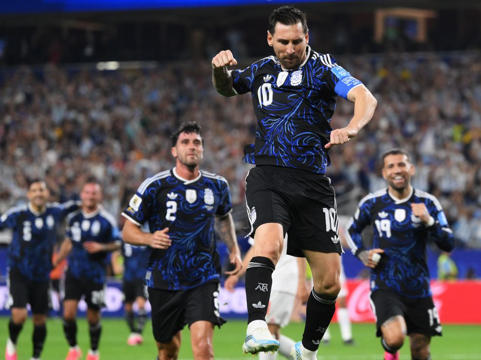¡EL CAMPEÓN AVANZA!