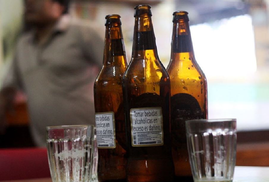 Gobierno subiría precio de cervezas y gaseosas