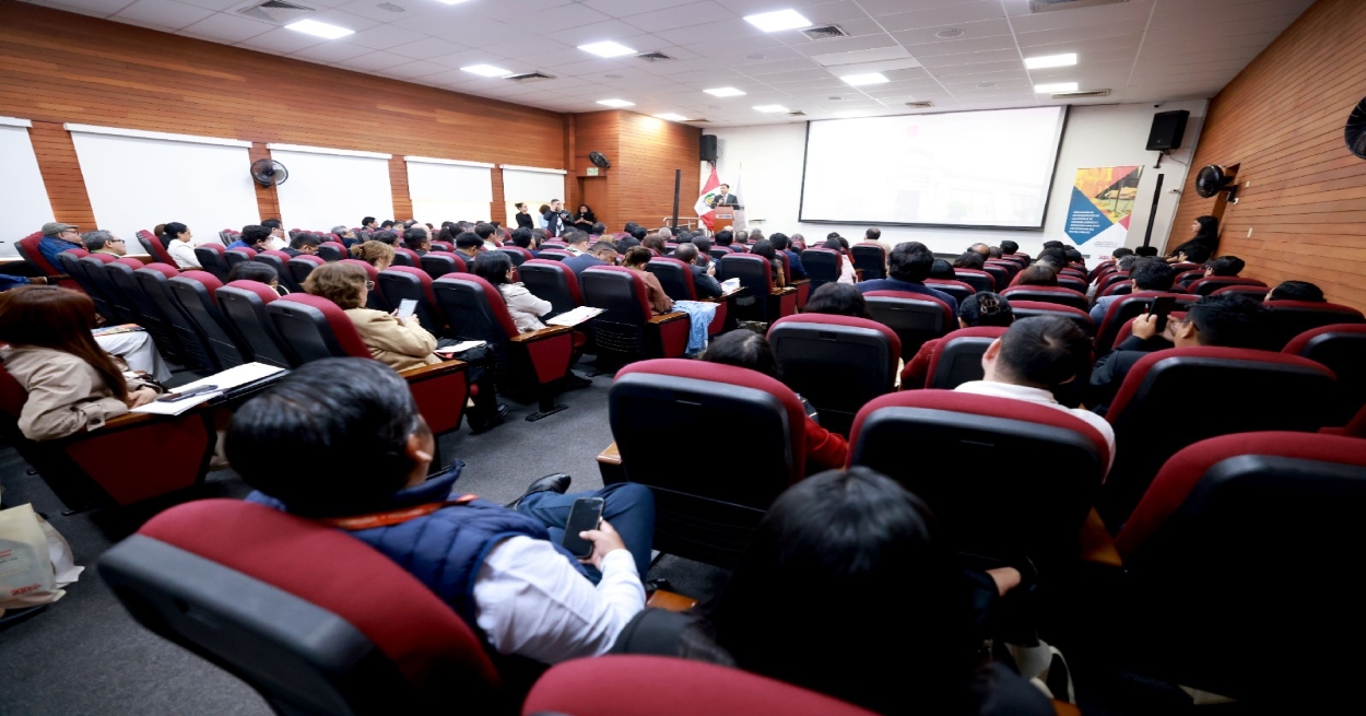 Ministro Jiménez: “El derecho administrativo contemporáneo no puede tener obstáculos burocráticos, debe ser un facilitador de soluciones”