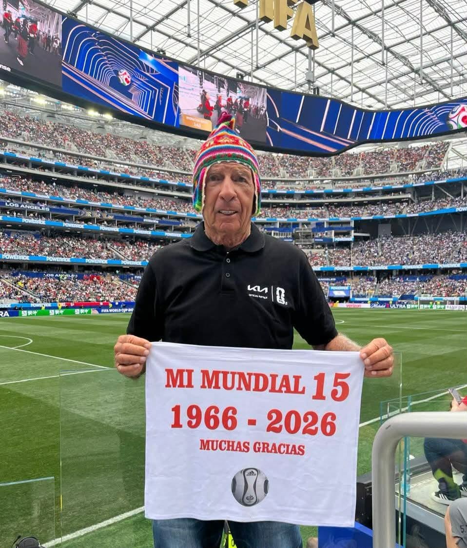 Jorge Arriola celebró hoy su cumpleaños presente en su 15 Campeonato Mundial de Fútbol