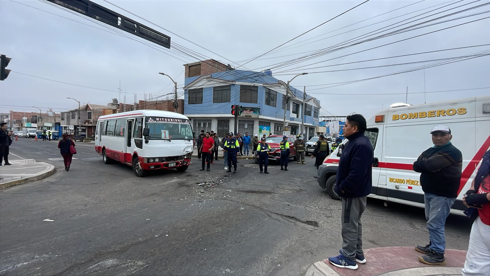 Racha de accidente deja ocho heridos y ponen en alerta la seguridad vial en Tacna