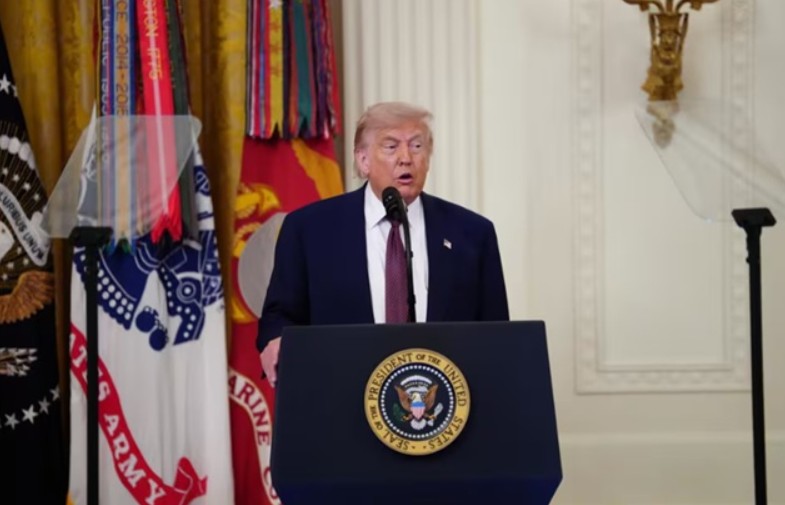 Trump apunta a Cuba