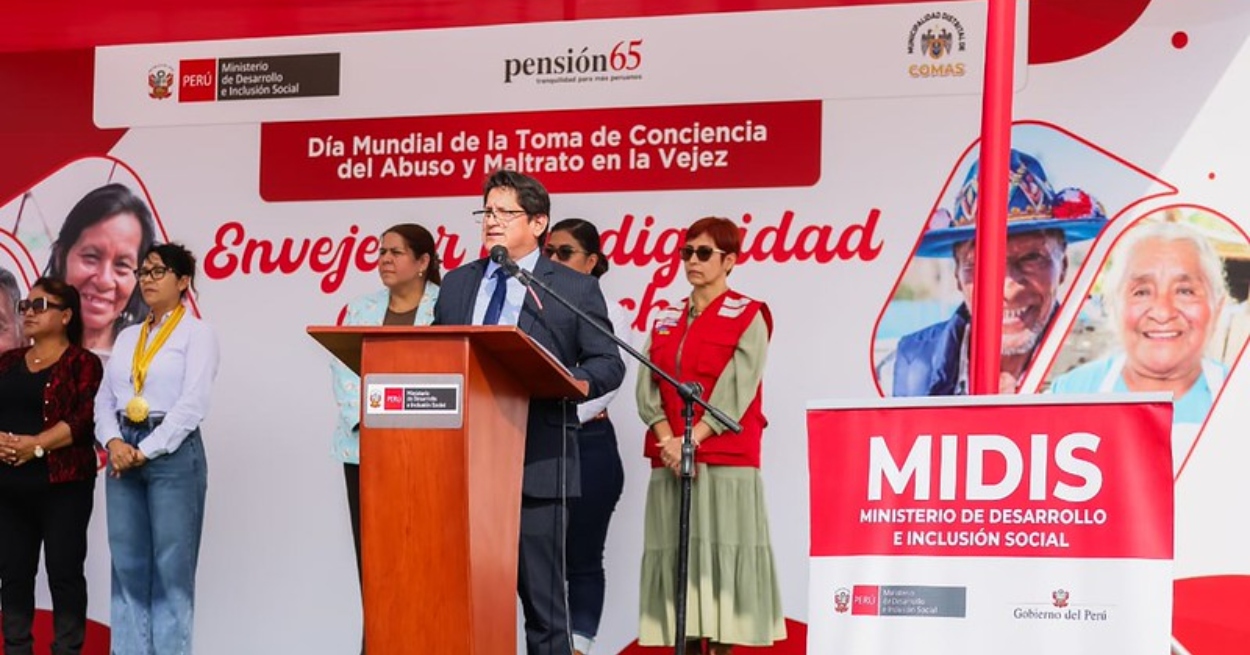 Más de 400 adultos mayores de Comas acceden a servicios de salud y empleo en feria del Midis