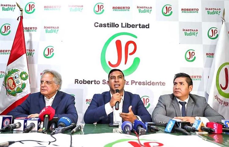 Roberto Sánchez se hace el loco ‘por celebración’