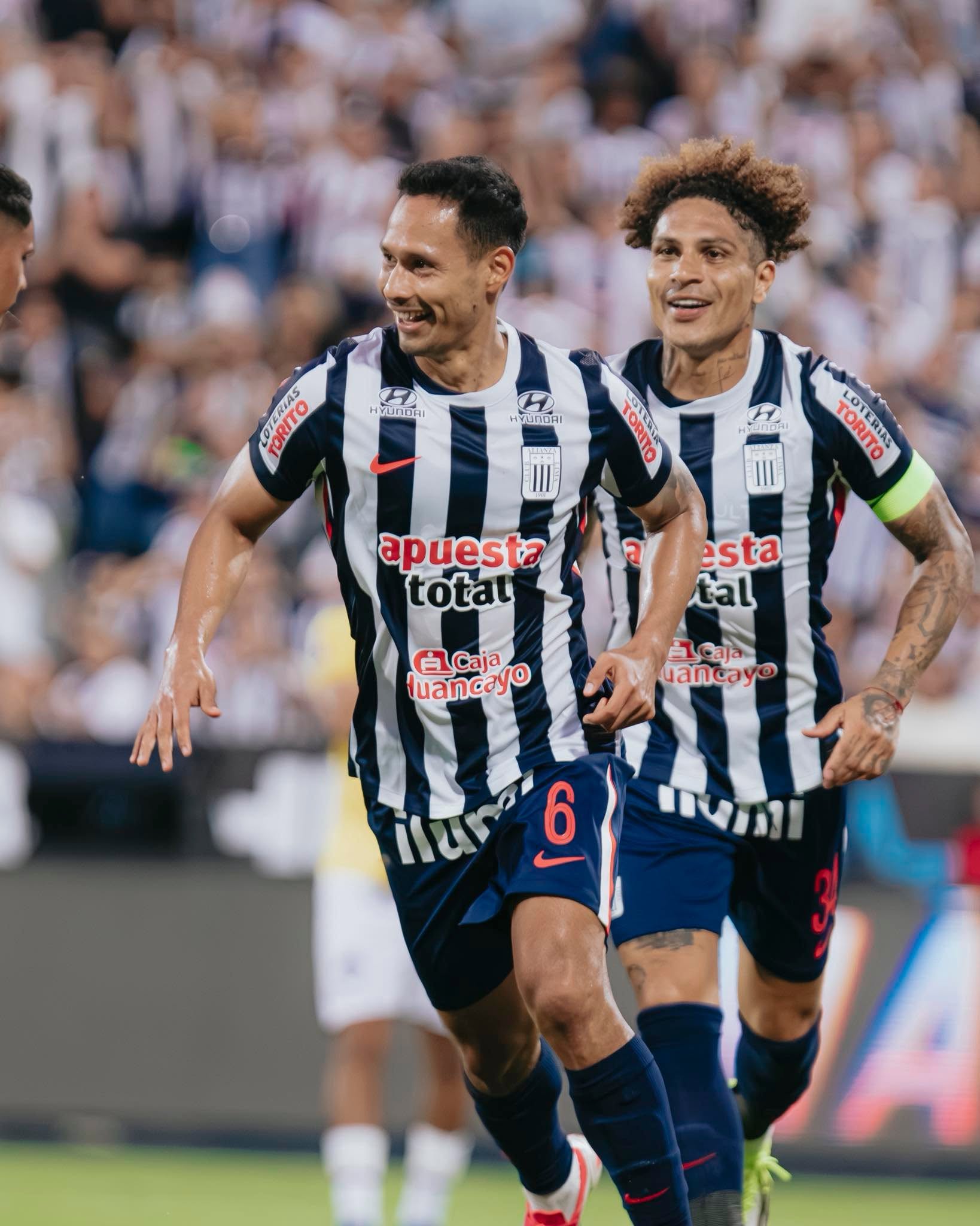 Admiten denuncia de Universitario  contra Paolo Guerrero y Renzo Garcés