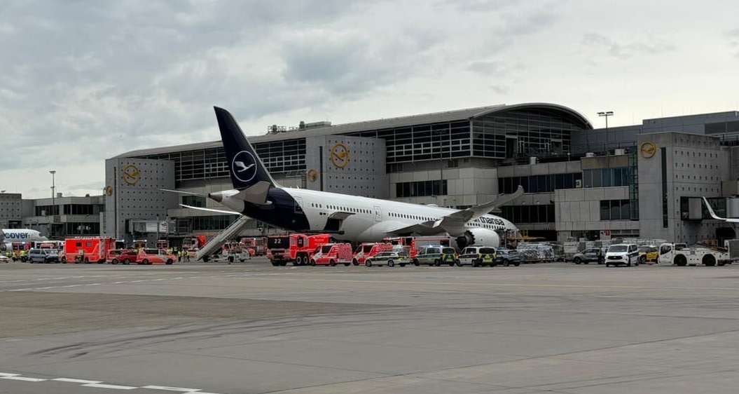 Avión sufre colapso en aeropuerto por falla técnica: Se reportaron varios heridos