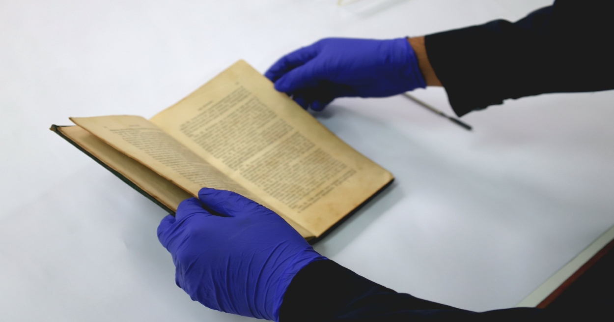 Declaran Patrimonio Cultural de la Nación ejemplar único del siglo XIX que custodia la Biblioteca Nacional con la firma manuscrita del héroe nacional Enrique Bolognesi