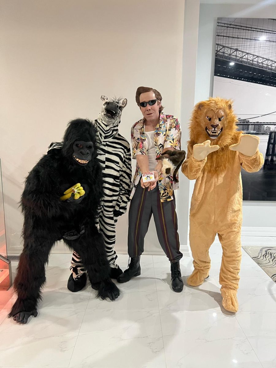 Romeo Santos sorprende en Halloween disfrazado de Ace Ventura y anuncia nuevo álbum para el 28 de noviembre el cual ya se puede pre-ordenar