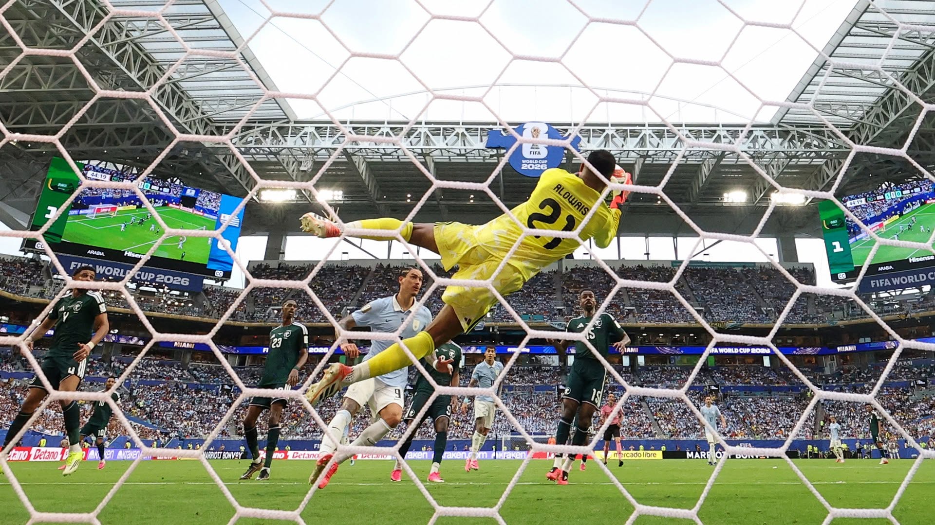 Uruguay salvó en el final empate ante Arabia Saudita 1-1 en estreno de ambos en el Grupo «H»