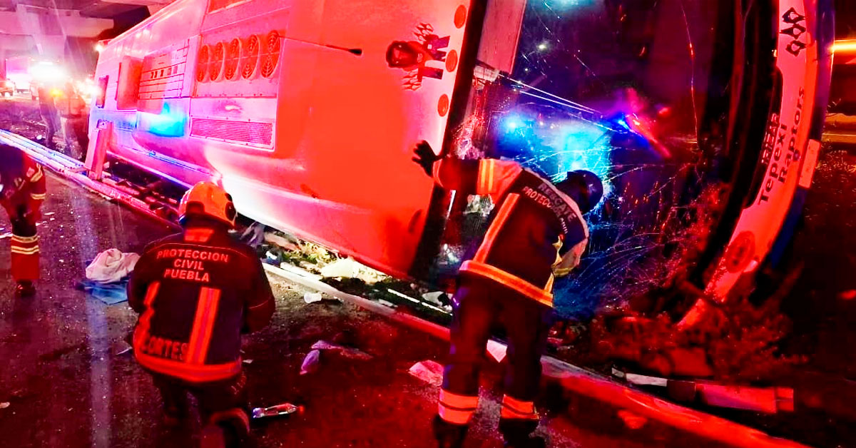 Autobús con estudiantes a bordo se volcó: Reportan más de 30 heridos tras el accidente