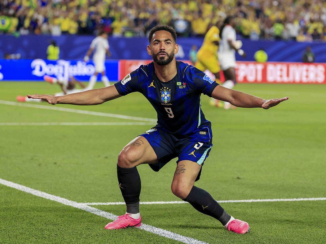 ¡BAILA Y GOLEA!