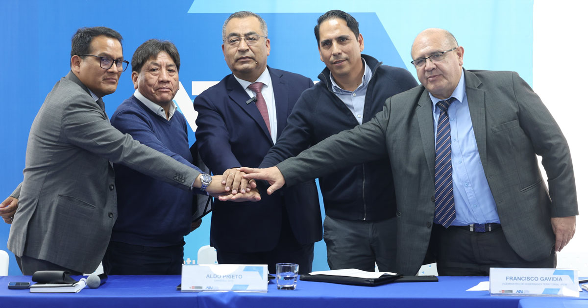 Gremios de transporte suspenden paro programado para el 2 de junio tras reunión con el MTC