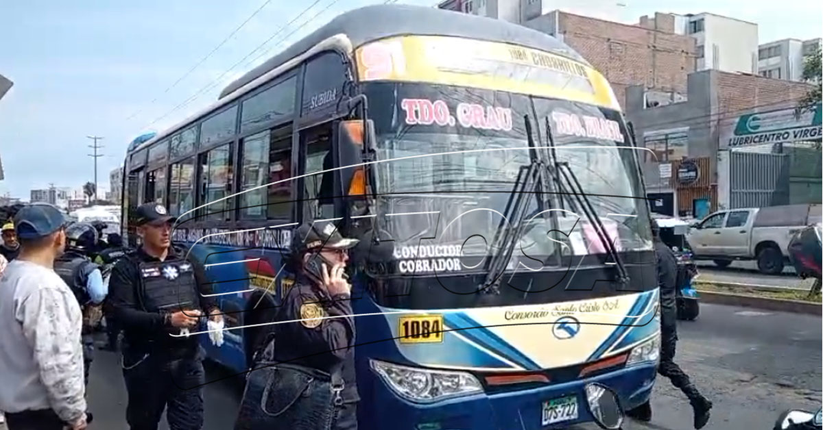 Terror en Chorrillos: Sujetos asesinan a balazos a pasajero al interior de un bus de la empresa 'Santo Cristo'