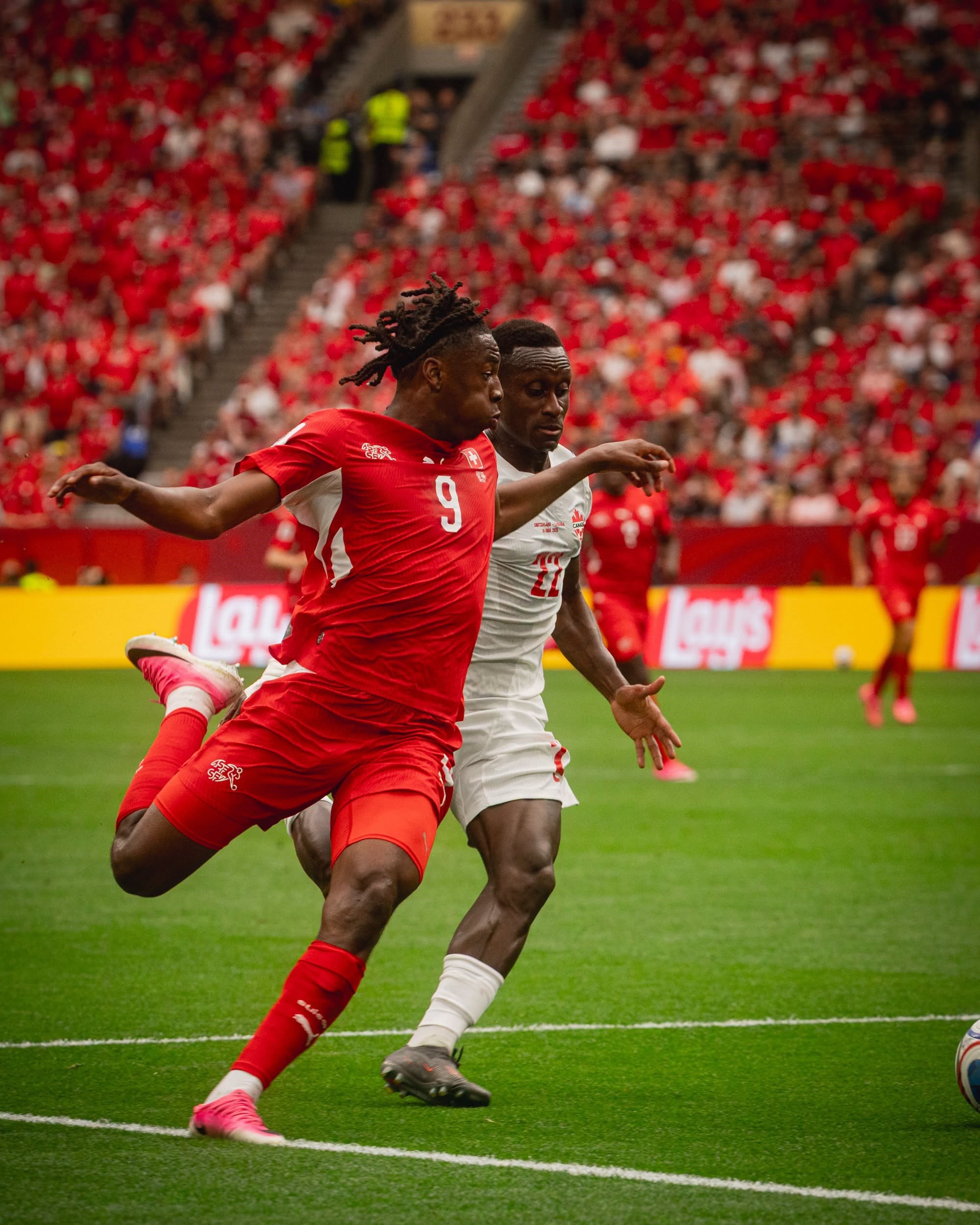 Suiza venció a Canadá 2-1 y quedó de líder del Grupo “B” y avanzó a Dieciseisavos de Final
