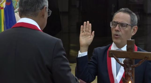 Helder Domínguez es nuevo presidente del TC