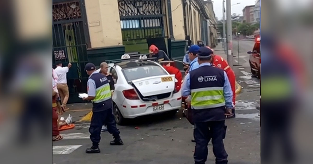 Cercado de Lima: Violento choque entre dos vehículos deja tres heridos en cruce de jirones Zepita y Cañete