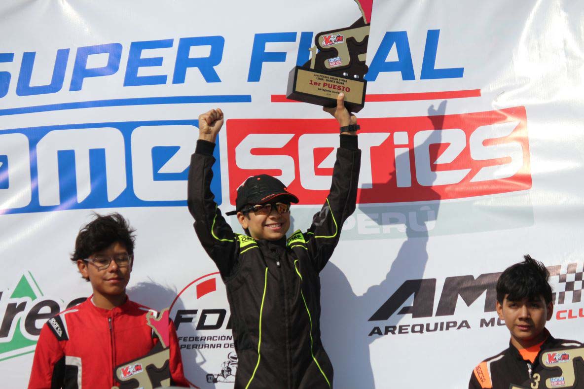 Cristóbal Bonnett sube a lo más alto del podio en la Gran Final Iame Series Perú 2026