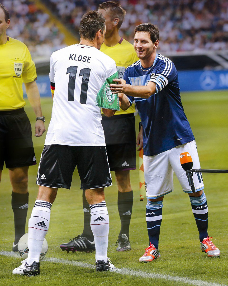Alemán Miroslav Klose se rindió ante Lionel Messi calificándolo de un verdadero «genio»