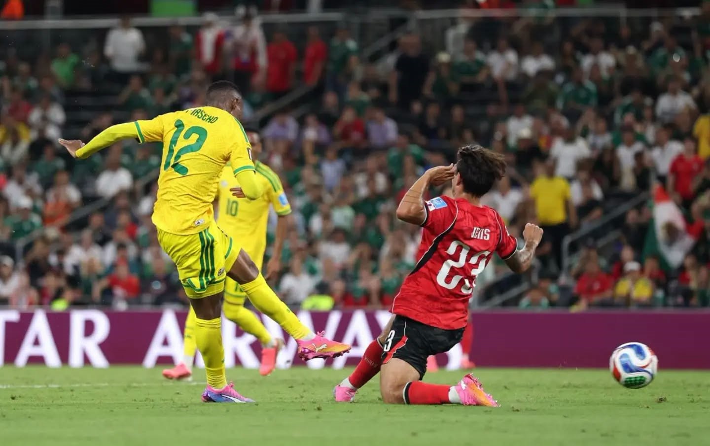 Sudáfrica dio el batacazo al clasificar como segundo del Grupo “A” tras vencer a Corea del Sur 1-0