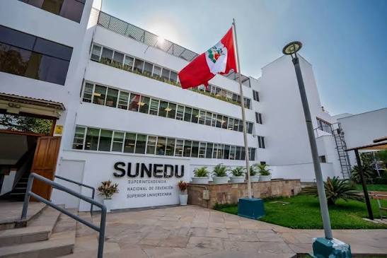 Sunedu presenta acción de amparo contra el Minedu ante intento de remoción de superintendente en funciones