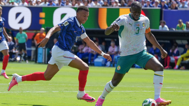 Francia con gran debut de Mbappé con dos goles superó a Senegal 3-1 por el Grupo «I»