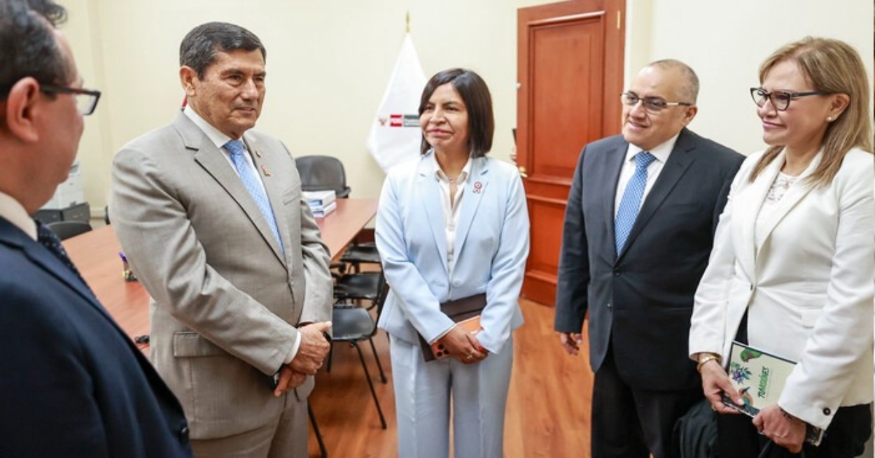 Premier Luis Arroyo instala Comisión de Transferencia de Gestión reafirmando compromiso para transición transparente y ordenada