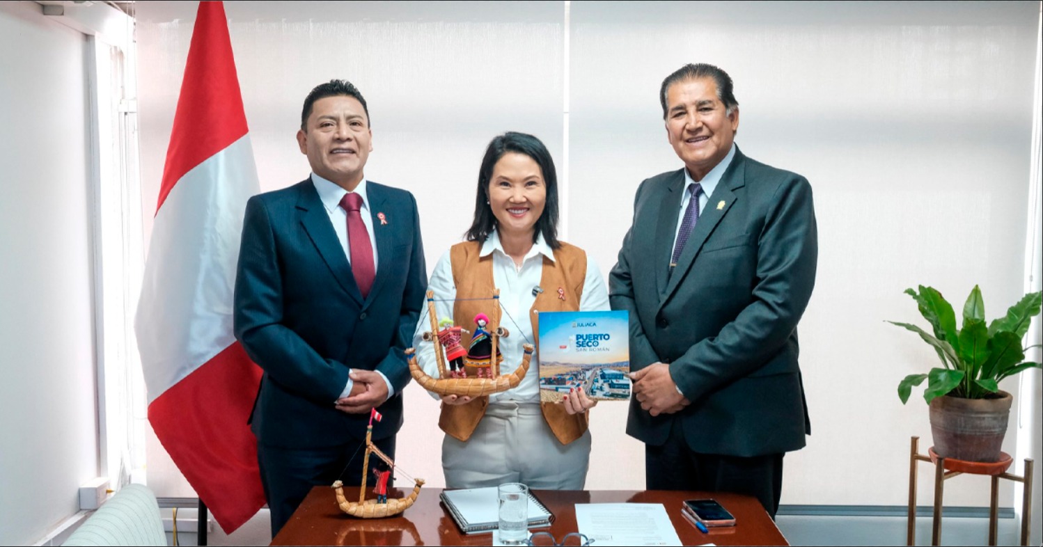 Keiko Fujimori se reúne con alcaldes puneños para atender demandas de desarrollo regional