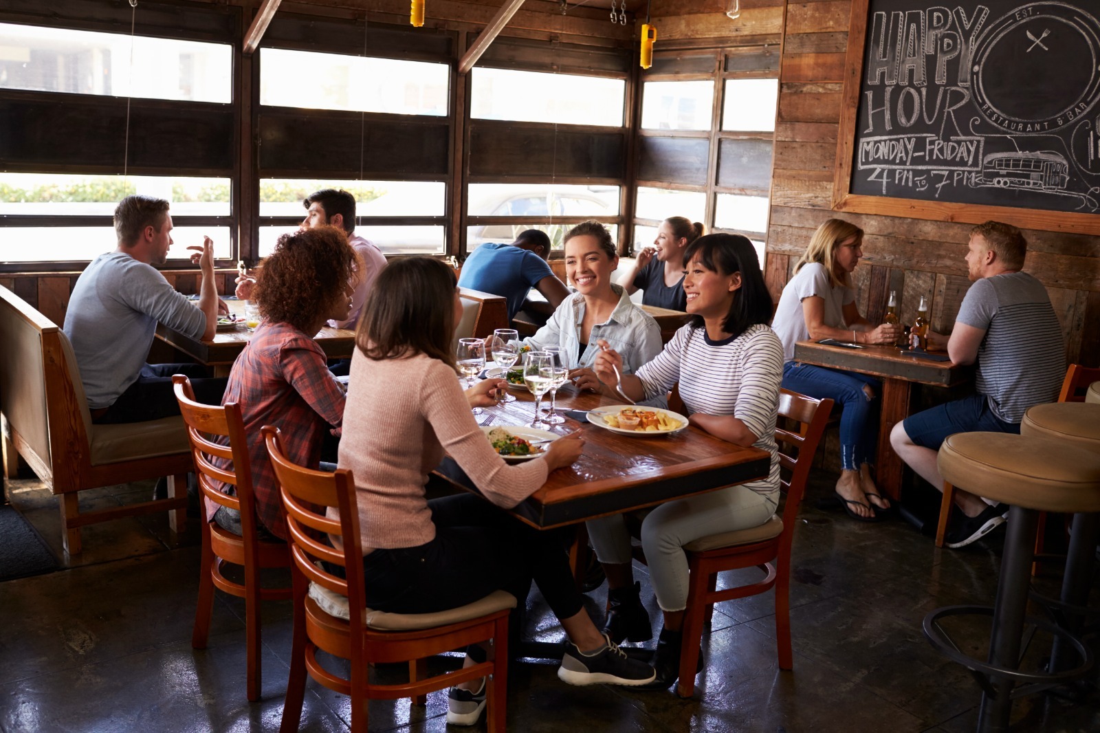 Actividad de restaurantes creció 4,22% en diciembre 2025