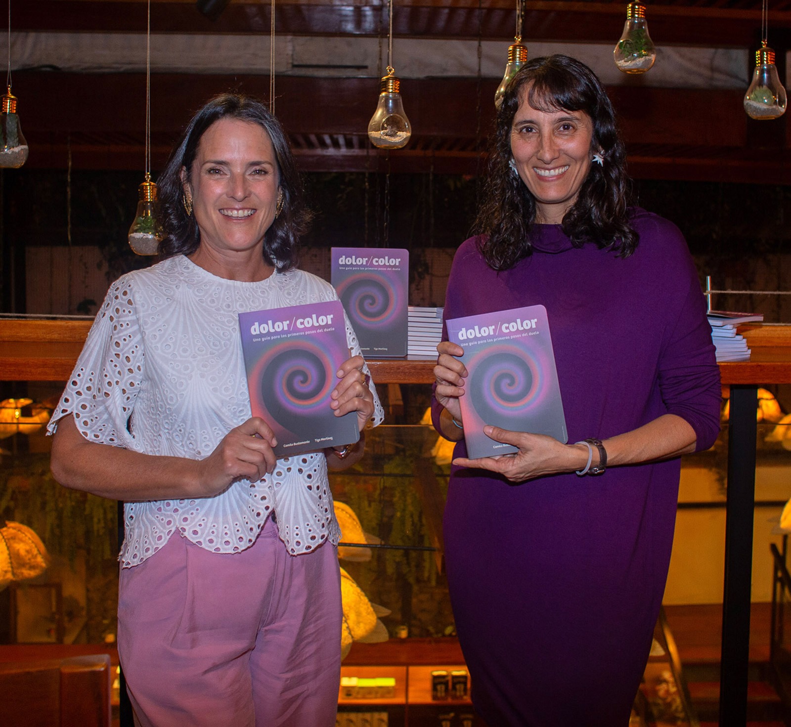 “Dolor / Color”: el libro que te acompaña a transitar el duelo