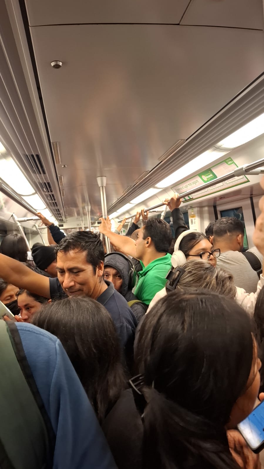 ¡Caos en la Línea 1 del Metro!