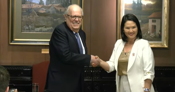 Julio Velarde acepta continuar al mando del BCR tras pedido de Keiko Fujimori
